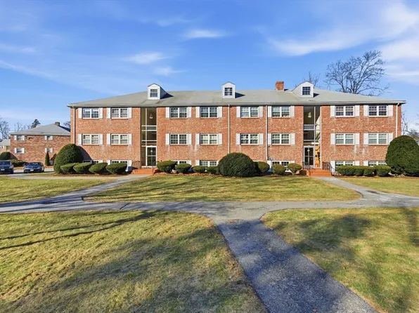 78 Edgelawn Ave APT 8, North Andover, MA 01845