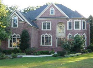 600 Links View Dr, Sugar Hill, GA 30518