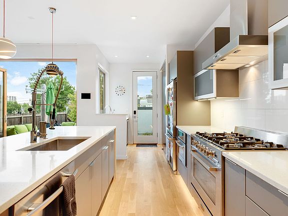 4th image of 9 Harrison St