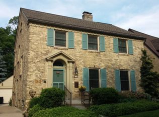 4780 N Newhall St, Whitefish Bay, WI 53211