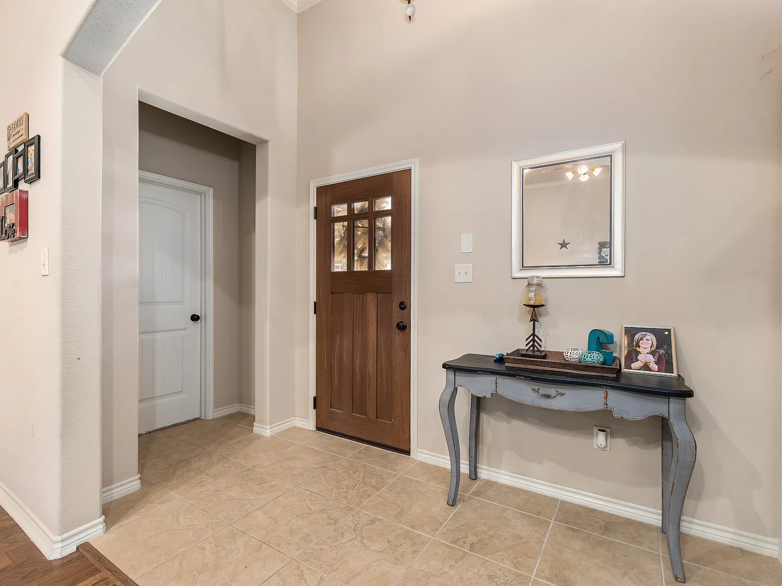 3 bed, 3.5 bath, 1465 sqft, $2,200 — Photo 3