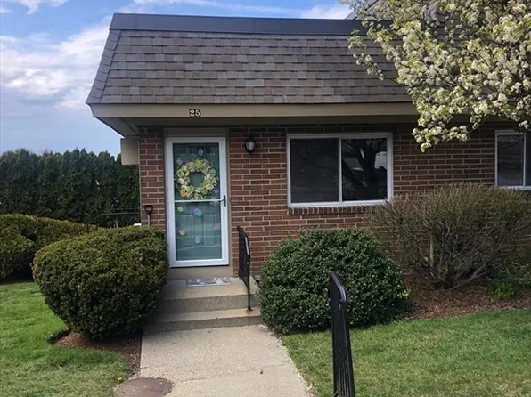 25 Walcott Valley Dr #25, Hopkinton, MA 01748