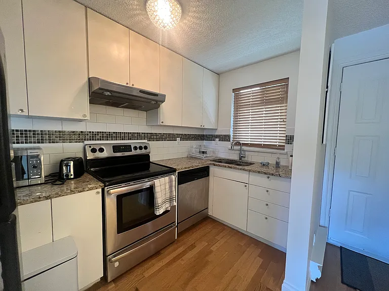 3437 W 4th Ave #17 — Photo 3