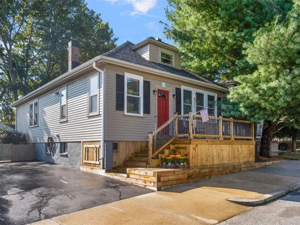 50 Vivian Ave, Pawtucket, RI 02860
