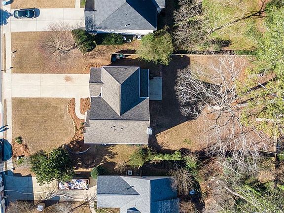 5th image of 3715 McClure Woods Dr