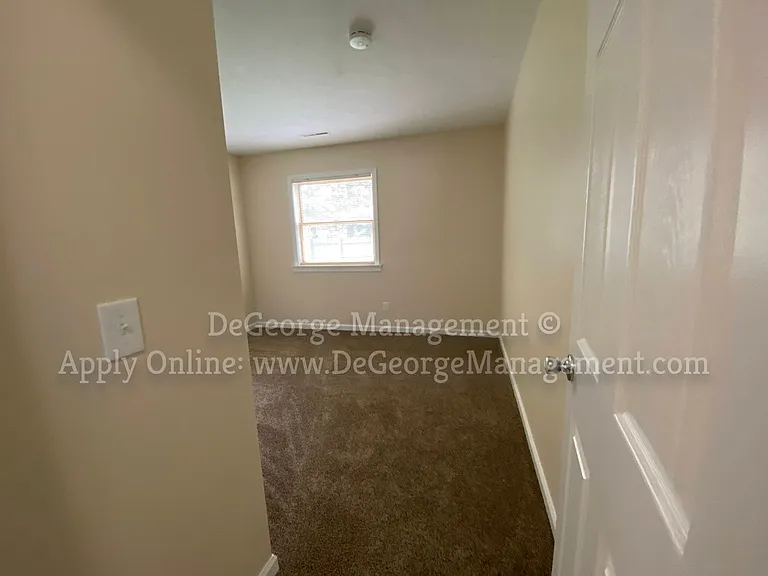 Burdick Estates Apartments — Photo 61