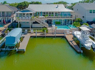 57 Curlew Dr, Rockport, TX 78382