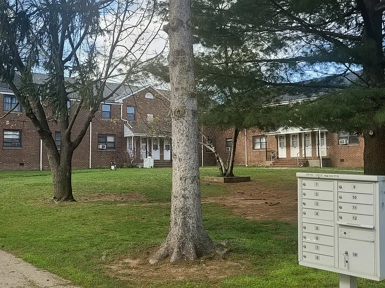 35 Maybrook Dr #A — Photo 1