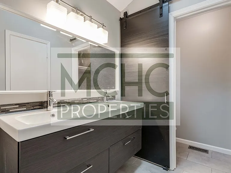 7837 W 112th St — Photo 11
