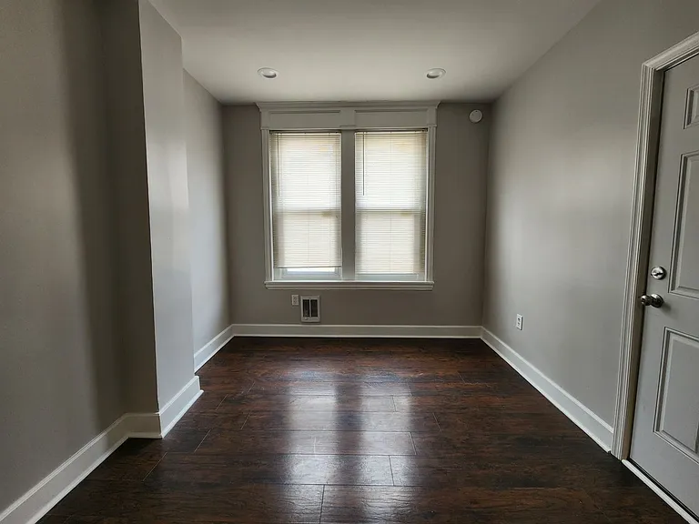 3114 W Gordon St — Photo 5