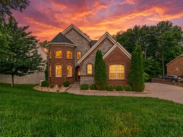 133 Windmill Pointe Cir, Hendersonville, TN 37075
