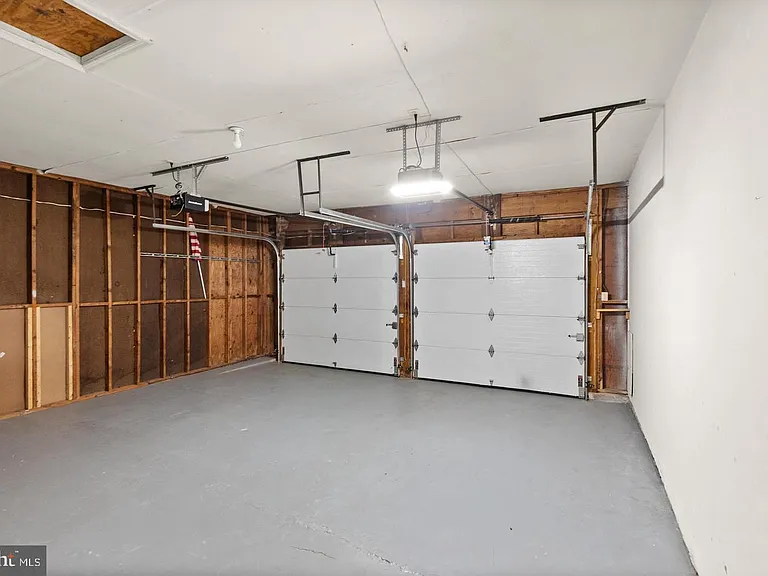 8902 Huxley Ct — Photo 25