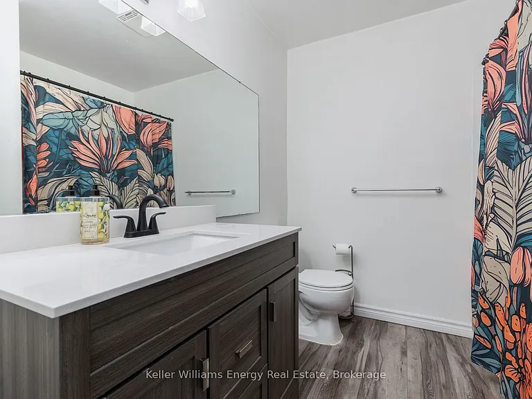 660 Grey St #B — Photo 18