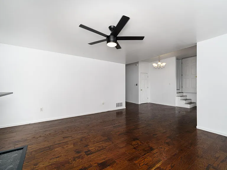 131 Ross Ave #2 — Photo 10