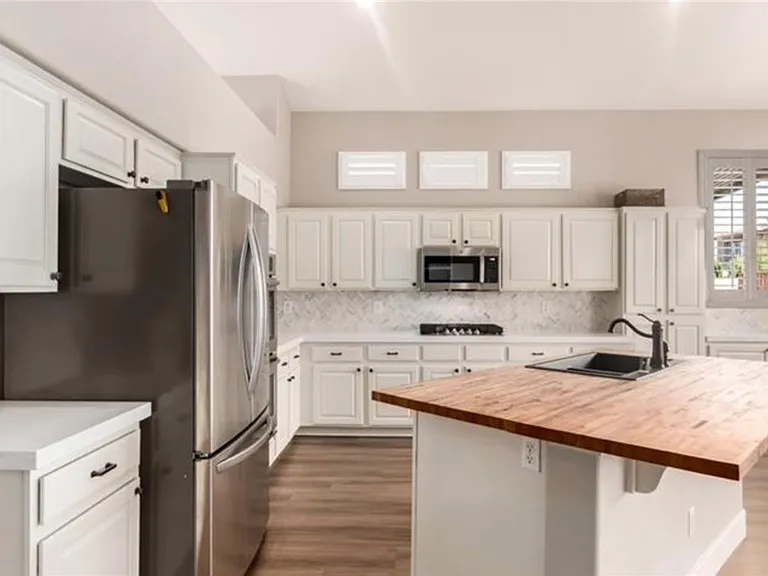264 Pointe Ranier Ave — Photo 12