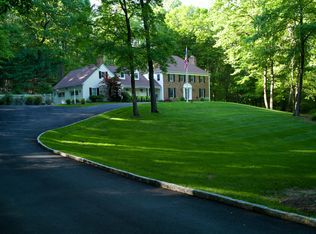 6 Indian Hollow Rd, Mendham, NJ 07945