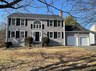 29 Pleasant St, Upton, MA 01568
