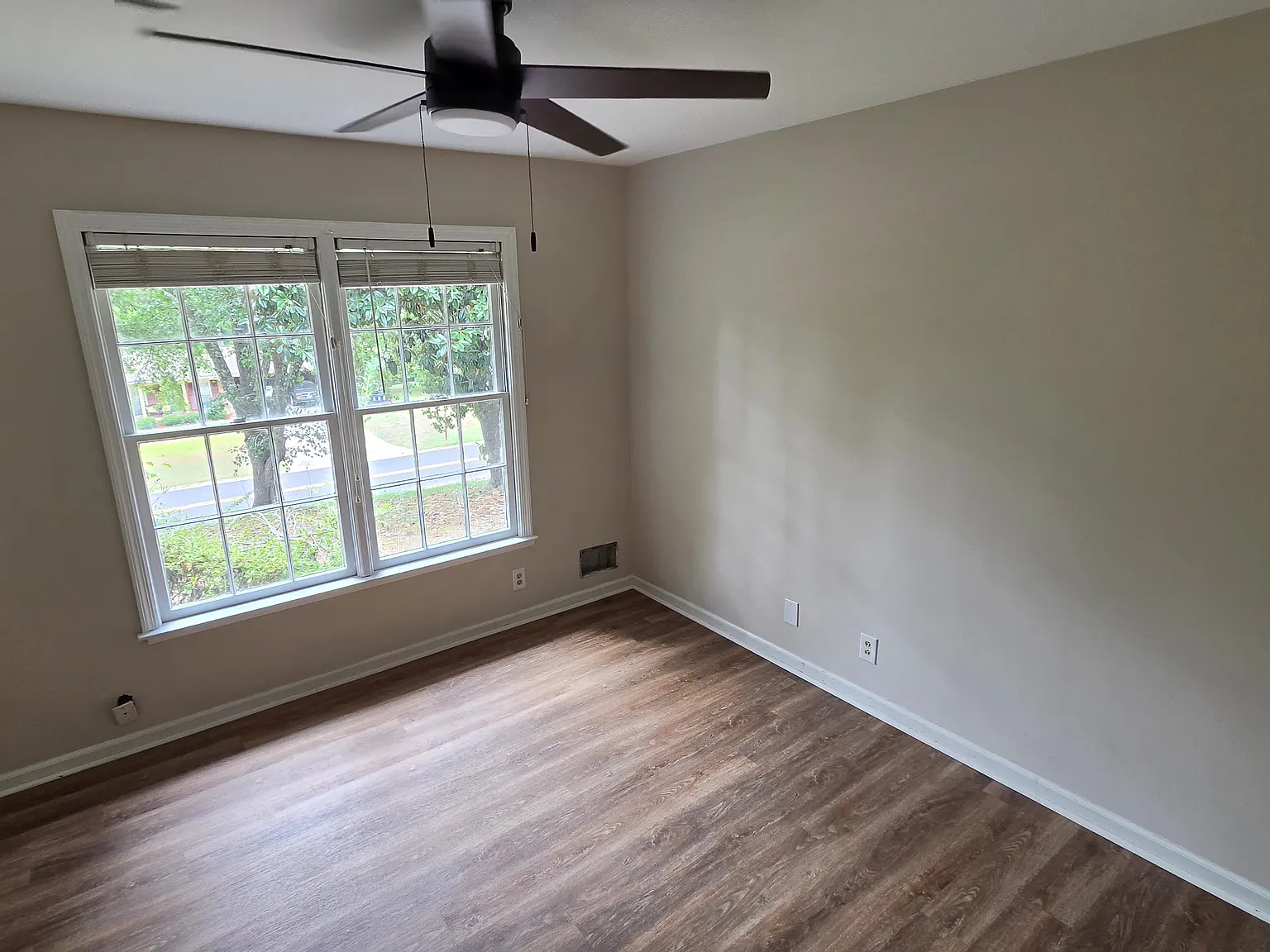 3 bed, 1696 sqft, $1,700 — Photo 3