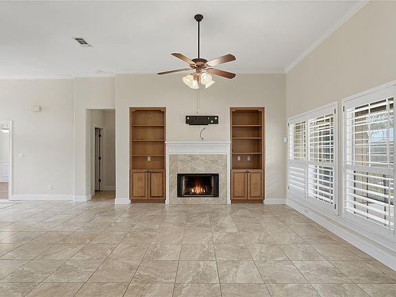 4th image of 905 Mountain Dr