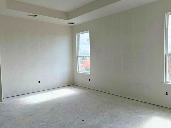 5th image of 405 Raleigh Dr