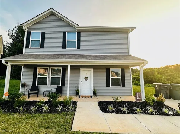 2700 Tuskegee St, Greensboro, NC 27405