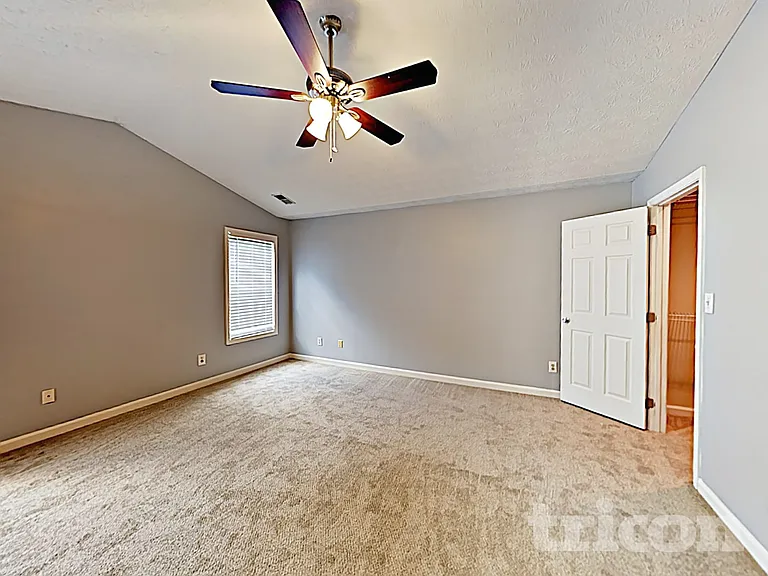 726 Westbury Dr — Photo 7