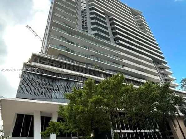 1010 SW 2nd Ave, Miami, FL