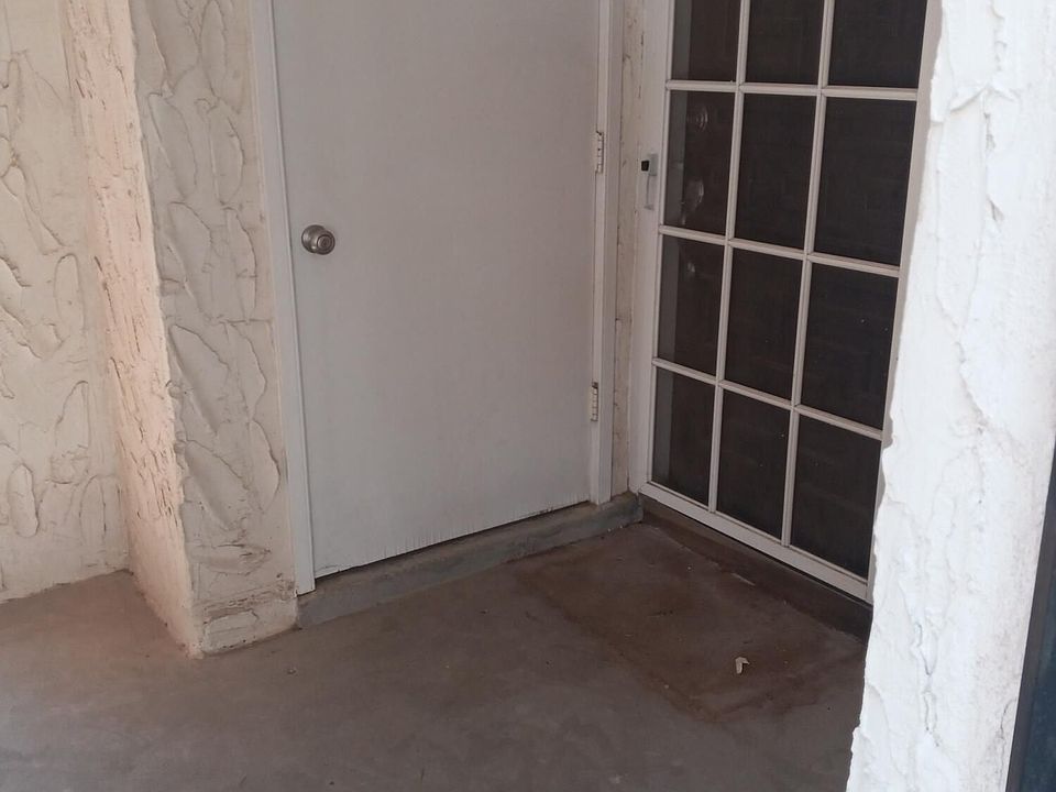 1st image of 6201 Escondido Dr APT 17A