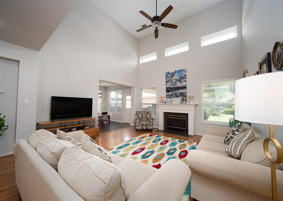 1st image of 20722 Fawnbrook Ct