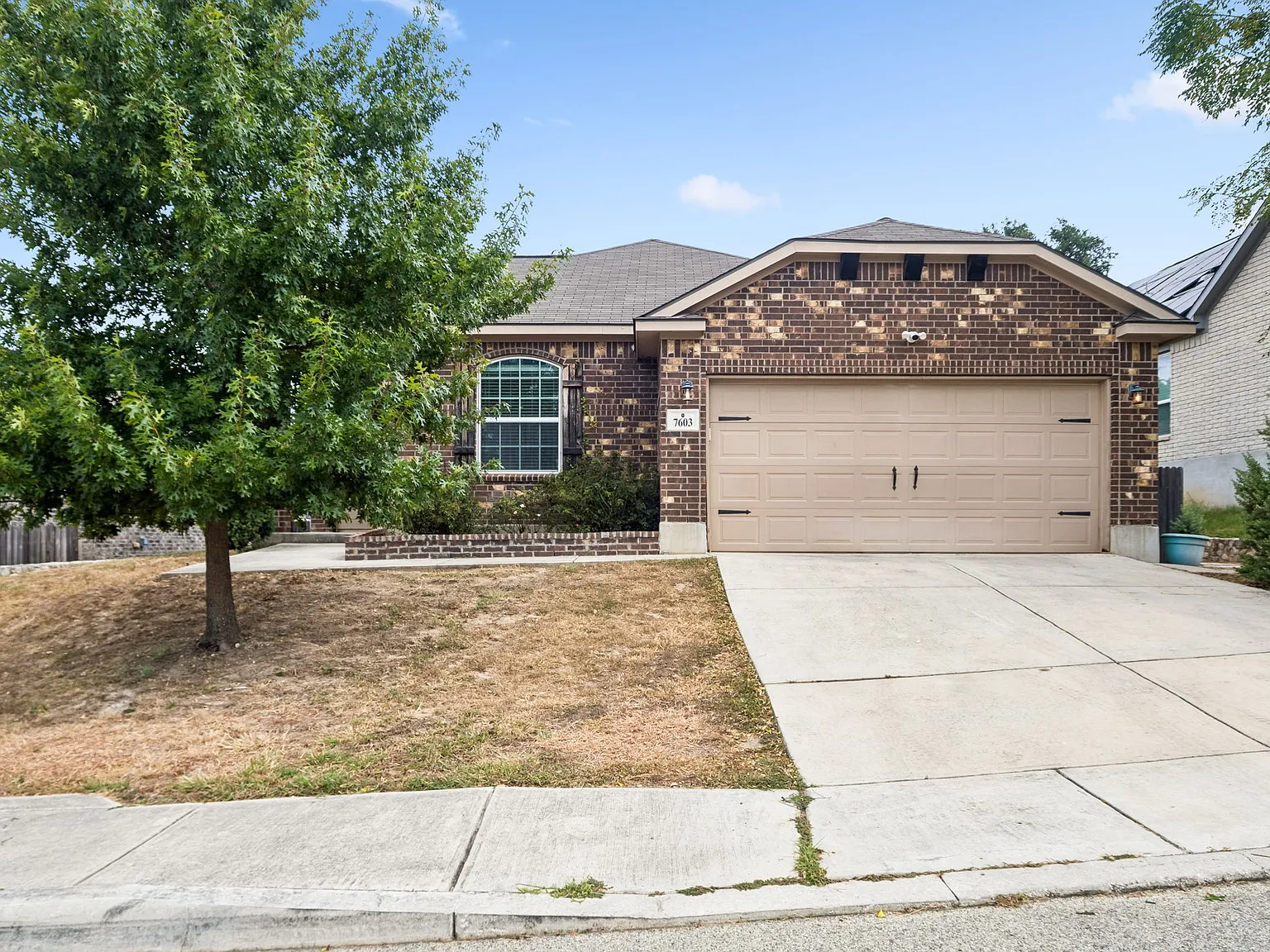 4 bed, 1971 sqft, $2,300 — Photo 3