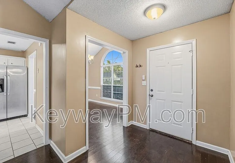 3013 Heron Ct — Photo 3