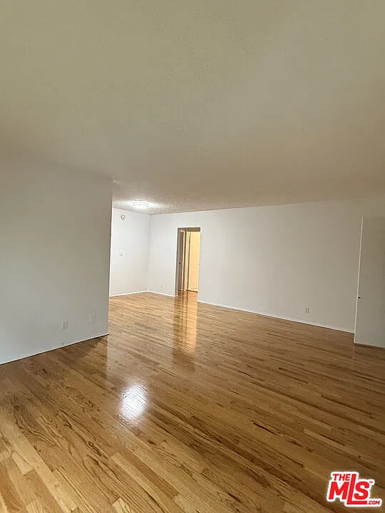 14930 Magnolia Blvd #1