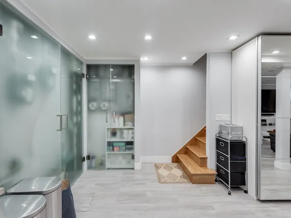 2020 Bleecker Street image 18 of 35