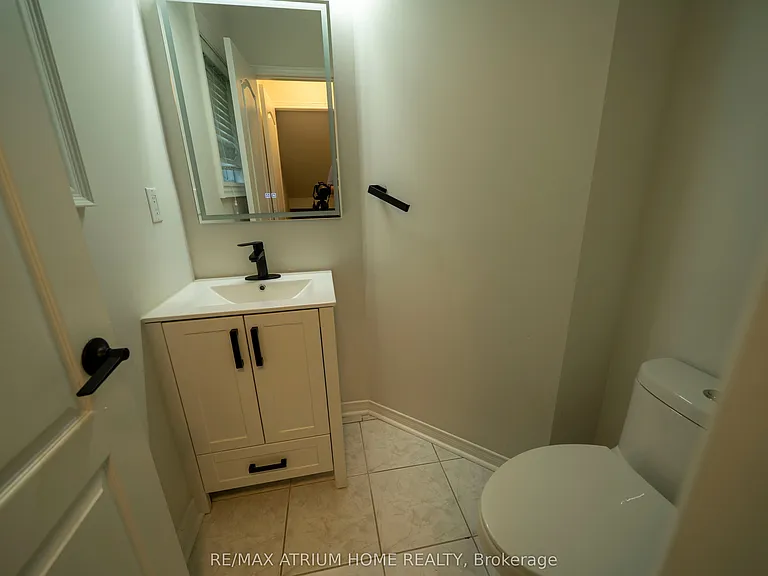 179 Elena Cres — Photo 12