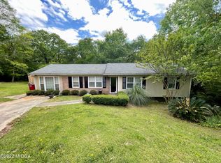 1090 N Pine Knoll Ct, Macon, GA 31204