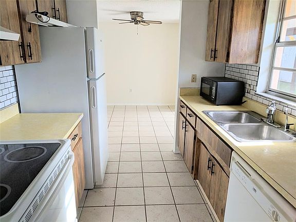5th image of 4224 Mercury Rd