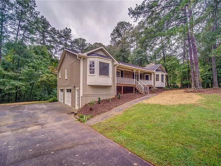 311 Mariner Cir — Photo 37