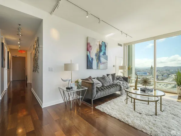 425 1st St Unit 3706, San Francisco, CA 94105