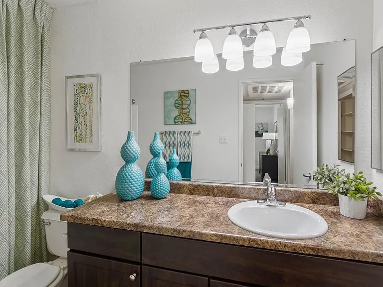 Cabrillo Apartments — Photo 11
