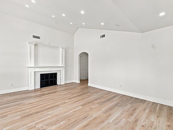 3rd image of 11100 Greenlawn Ave
