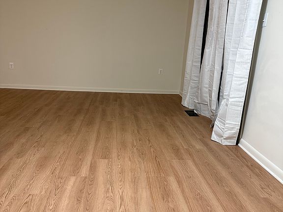 3rd image of 10687 Weymouth St APT 104
