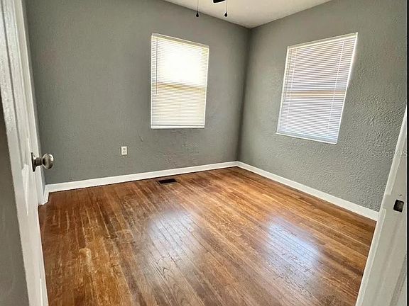 2nd image of 906 Exmoor Way