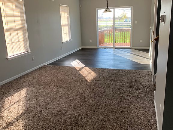 4th image of 203 Academy Ln