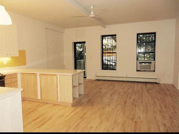 4th image of 268 Linden St APT 1