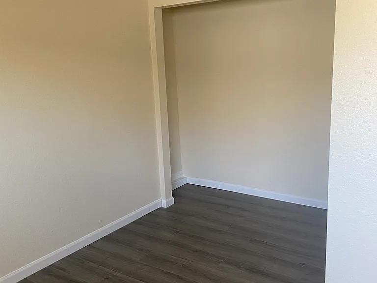 3225 Loughborough Dr — Photo 3