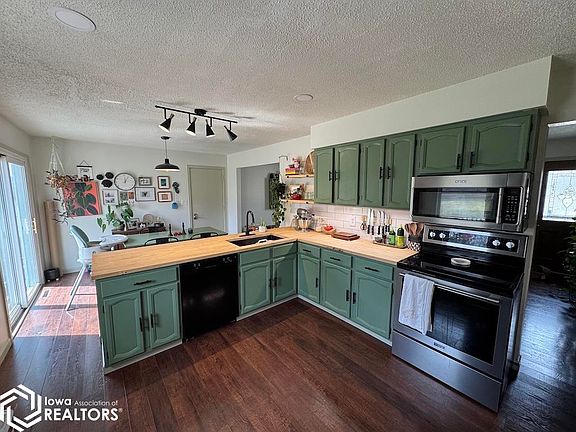 5th image of 519 Livingston St