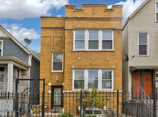 1935 N Saint Louis Ave, Chicago, IL 60647