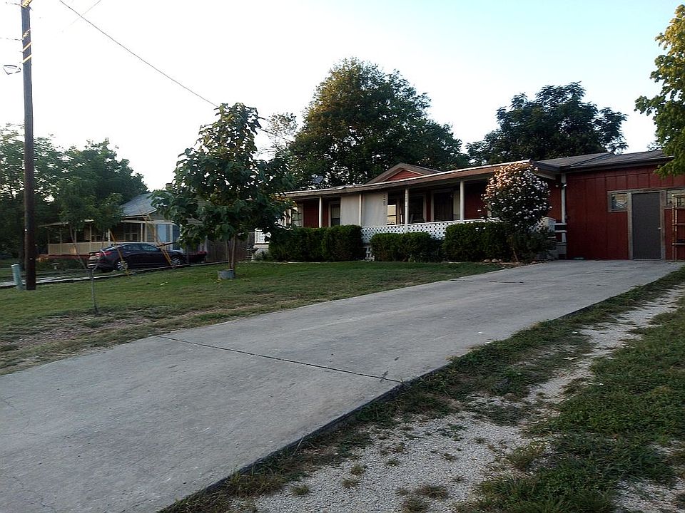 2nd image of 440 Old Medina Hwy