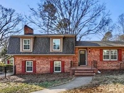 1215 6th St NW, Hickory, NC, 28601