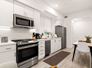 Solaire Oxford, Los Angeles, CA 90004